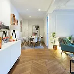 Spacious 2 Rooms Apartment At The Heart Of Paris